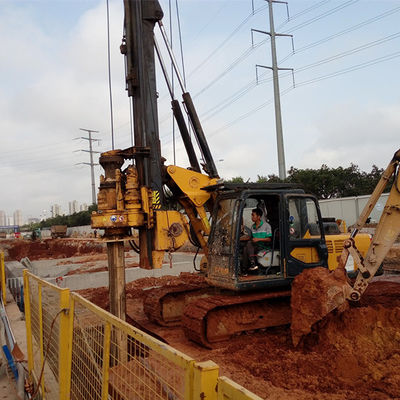 KR80A High Efficiency Rotary Piling Rig , 2.8 Km/H Travel Speed Pile Driving Machinery Max. Drilling Depth 28 m,