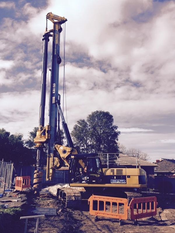 Foundation Pile Drilling Hydraulic Piling Rig With Rotary Angle